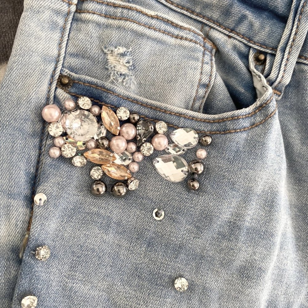 Bejeweled distressed Jeans by Angel Kiss
